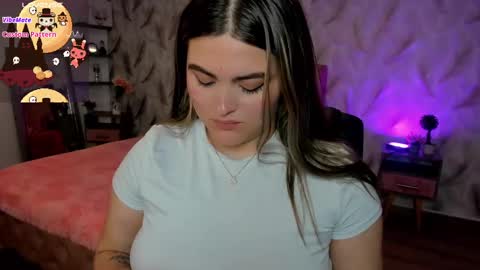 Snapshot of luna_volk chatting on 10-23-25, 02:22 Luna online show from 10-23-25, 02:22