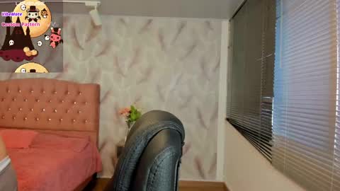 Snapshot of luna_volk chatting on 11-03-25, 01:23 Luna online show from 11-03-25, 01:23