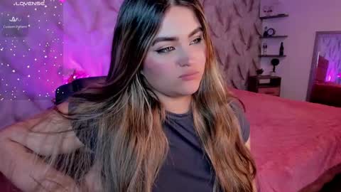 Snapshot of luna_volk chatting on 11-11-25, 02:33 Luna online show from 11-11-25, 02:33