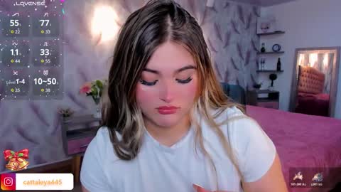 Snapshot of luna_volk chatting on 11-22-25, 02:43 Luna online show from 11-22-25, 02:43