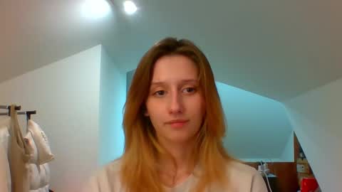 L U N A  online show from 12-23-24, 06:16