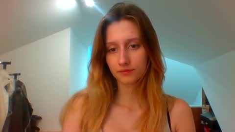 L U N A  online show from 01-17-25, 05:51