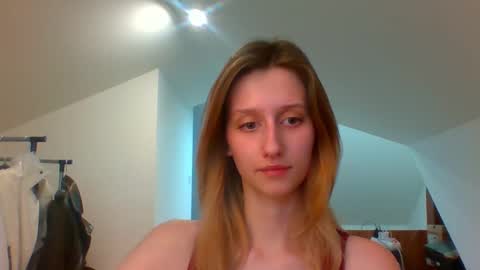 L U N A  online show from 01-22-25, 02:46