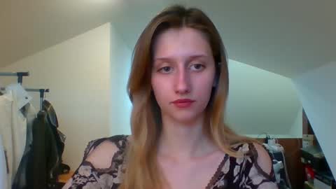 L U N A  online show from 01-24-25, 02:51