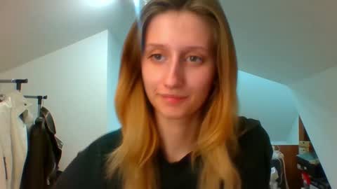 L U N A  online show from 01-30-25, 06:32