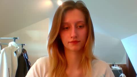 L U N A  online show from 02-19-25, 11:17