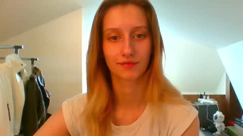 L U N A  online show from 02-21-25, 11:01