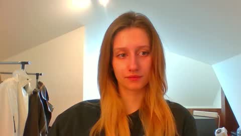 L U N A  online show from 02-26-25, 07:53