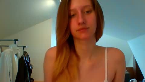 L U N A  online show from 02-28-25, 07:58