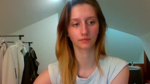 L U N A  online show from 03-10-25, 06:01