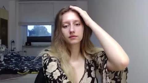 L U N A  online show from 09-11-25, 05:29
