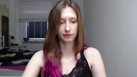 Snapshot of luna_xsensual chatting on 11-12-25, 07:09 L U N A online show from 11-12-25, 07:09