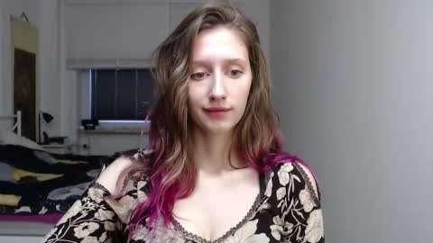 Snapshot of luna_xsensual chatting on 11-14-25, 07:40 L U N A online show from 11-14-25, 07:40