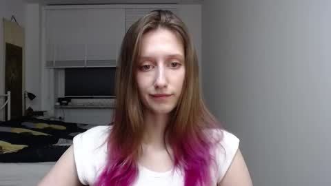 Snapshot of luna_xsensual chatting on 11-17-25, 06:35 L U N A online show from 11-17-25, 06:35