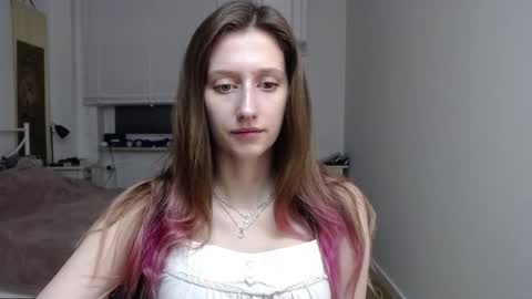 L U N A  online show from 12-17-25, 06:30