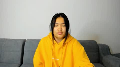 Snapshot of luna_yum chatting on 02-17-26, 07:20 online show from 02-17-26, 07:20