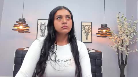 Snapshot of lunaa_abril chatting on 02-26-26, 12:15 Luna Abril online show from 02-26-26, 12:15