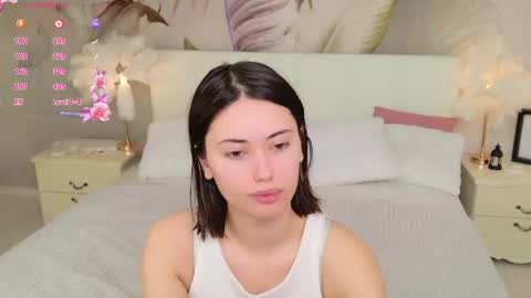 Snapshot of lunaa_baby_girl chatting on 04-12-26, 02:55 Luna online show from 04-12-26, 02:55