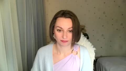 Snapshot of lunaa_bluee chatting on 12-13-25, 11:21 lunaa_bluee online show from 12-13-25, 11:21