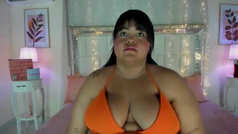 Snapshot of lunaablaze chatting on 12-15-25, 05:39 lunaablaze online show from 12-15-25, 05:39