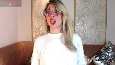 Luna online show from 10-23-25, 04:12