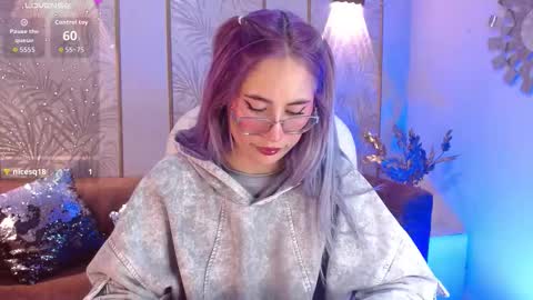 Luna online show from 11-21-25, 04:00