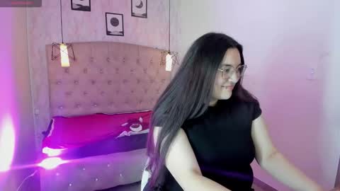 Snapshot of lunaberry_ chatting on 03-20-26, 10:14 Luna online show from 03-20-26, 10:14