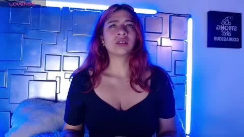 lunabloom2 online show from 02-11-26, 05:51