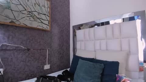 Luna  online show from 10-06-25, 01:19