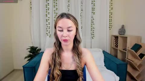 Snapshot of lunacurly_ chatting on 12-17-25, 11:49 lunacurly_ online show from 12-17-25, 11:49