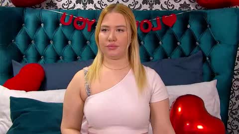 LunaHouston online show from 02-13-26, 04:14