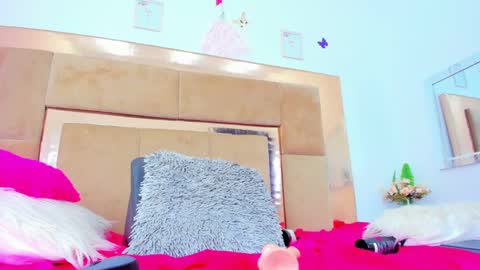 Snapshot of lunaluvxx chatting on 12-09-24, 12:23 Luna online show from 12-09-24, 12:23