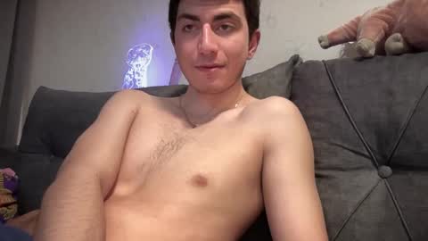 Snapshot of lunamalpica chatting on 12-27-24, 10:05 LunaPica online show from 12-27-24, 10:05