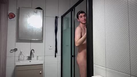 Snapshot of lunamalpica chatting on 01-01-25, 04:07 LunaPica online show from 01-01-25, 04:07