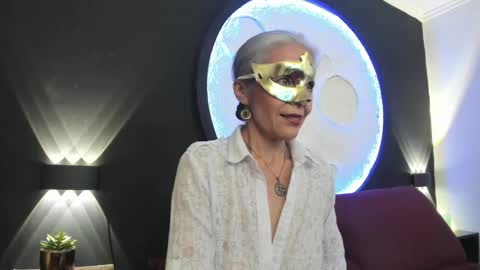 Snapshot of lunamisteriosa_ chatting on 11-26-25, 11:44 lunamisteriosa_ online show from 11-26-25, 11:44