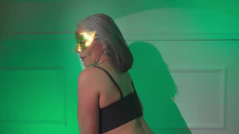 Snapshot of lunamisteriosa_ chatting on 12-17-25, 09:59 lunamisteriosa_ online show from 12-17-25, 09:59