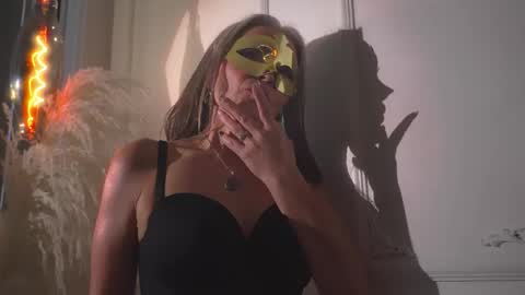 Snapshot of lunamisteriosa_ chatting on 12-23-25, 10:02 lunamisteriosa_ online show from 12-23-25, 10:02