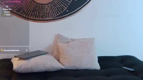 Luna online show from 01-31-25, 07:08