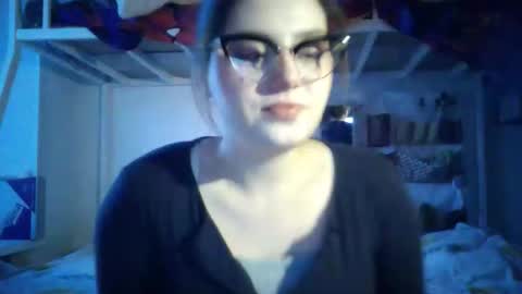 Snapshot of lunamoody chatting on 09-26-25, 02:32 lunamoody online show from 09-26-25, 02:32