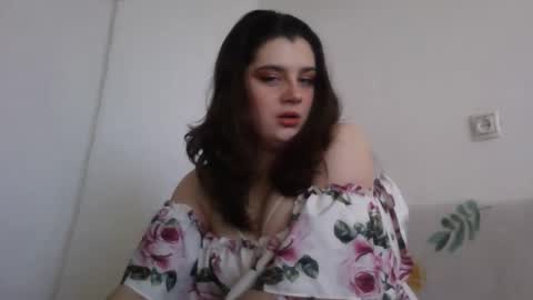 Snapshot of lunamoody chatting on 09-27-25, 05:12 lunamoody online show from 09-27-25, 05:12