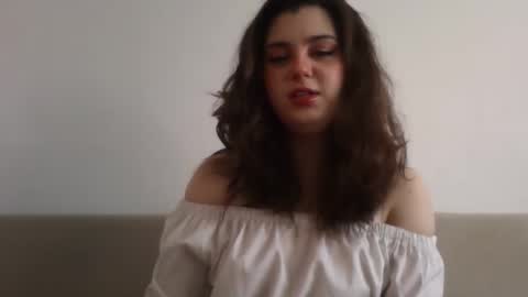 Snapshot of lunamoody chatting on 09-29-25, 05:01 lunamoody online show from 09-29-25, 05:01
