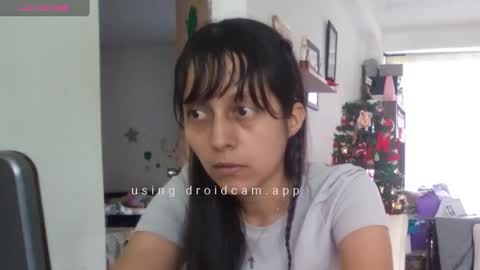 Snapshot of lunamoon_17 chatting on 01-04-25, 08:27 LUNA online show from 01-04-25, 08:27