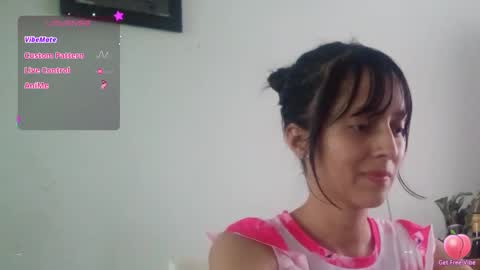 Snapshot of lunamoon_17 chatting on 02-04-25, 09:20 LUNA online show from 02-04-25, 09:20