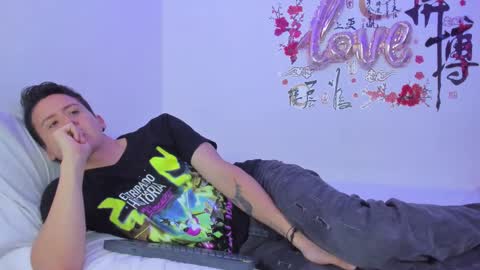 Snapshot of lunandrew chatting on 03-05-25, 04:02 Luna Mendez Andrew Cemar online show from 03-05-25, 04:02