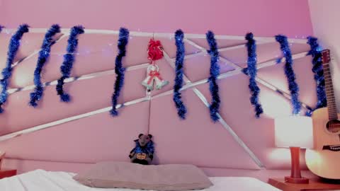 Luna Page online show from 12-23-24, 06:16