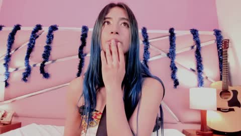 Luna Page online show from 12-26-24, 04:25