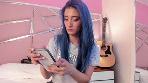 Luna Page online show from 01-27-25, 04:22