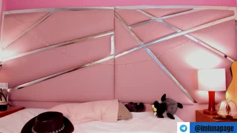 Luna Page online show from 02-10-25, 06:24
