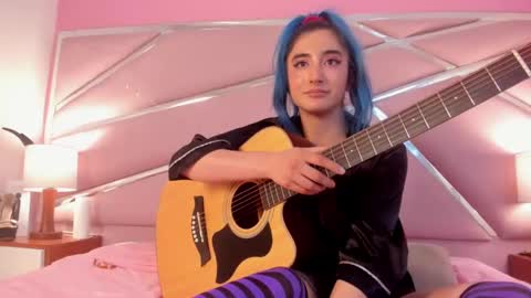 Luna Page online show from 03-05-25, 07:17