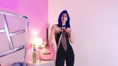 Luna Page online show from 09-16-25, 08:21